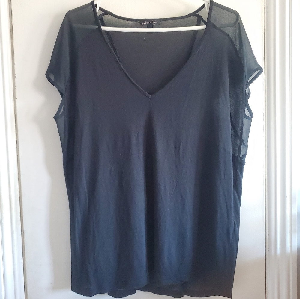Banana Republic Black V Neck Oversized shirt W/ Sheer Short Sleeves Size S Basic
